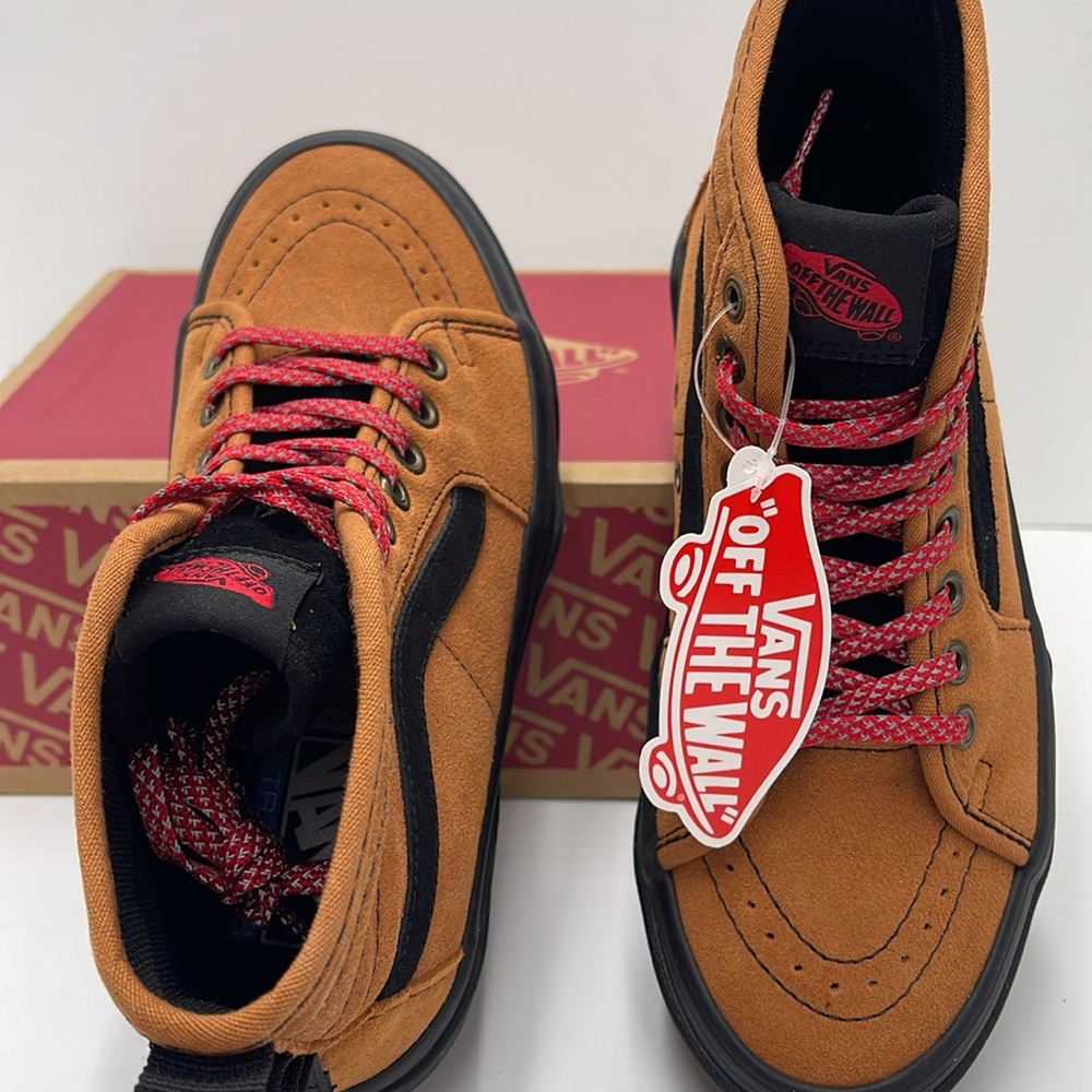 Vans WMNS Sentry Sk8-Hi Hiker Suede Brown/Black
VN0A5KY5Y49 Sneakers - Picture 12 of 16